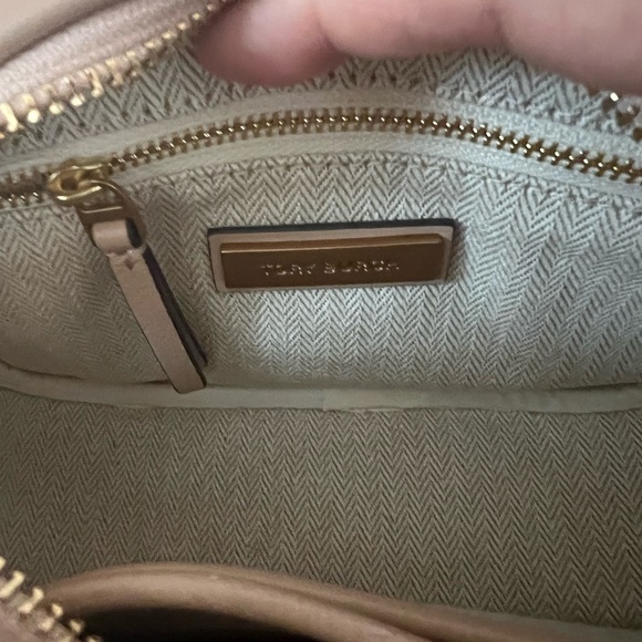 Tory Burch Small Kira Chevron Quilted Crossbody Bag - Picture 4 of 7